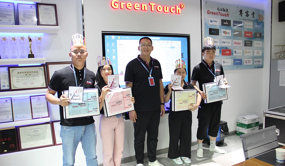 会社の社員の誕生日パーティー