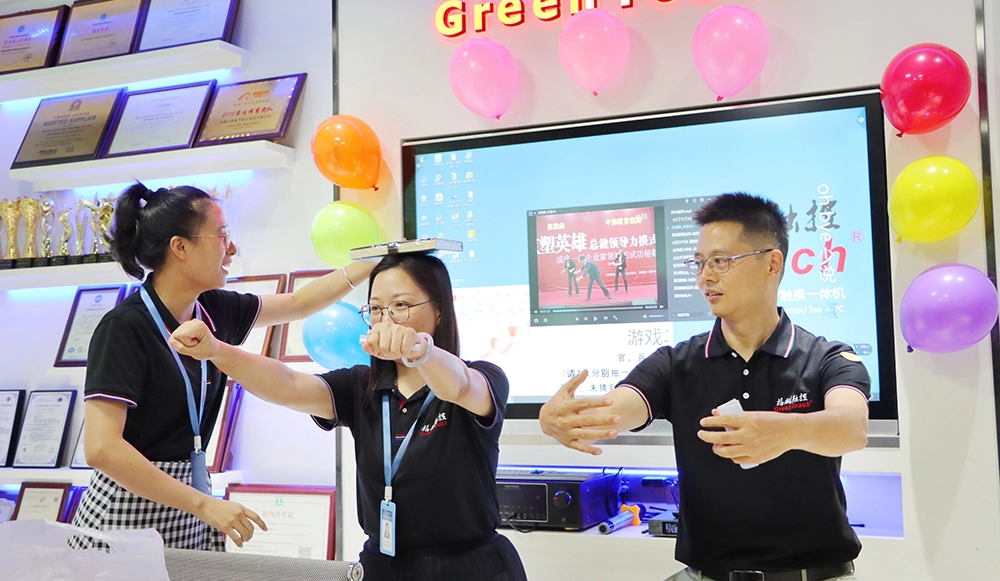 GreenTouchのスタッフ誕生日パーティー