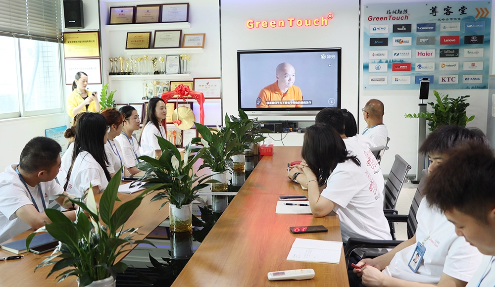 GreenTouchは、職業上の健康に関する知識についての講演会を開催した。
