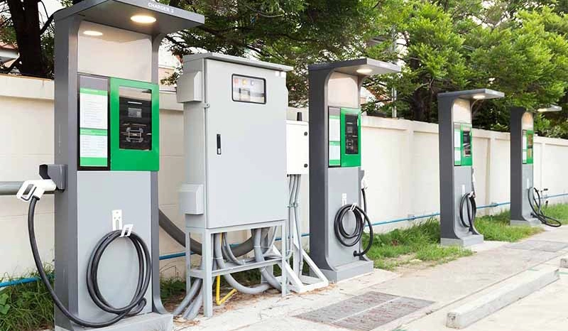 充電ステーションディスプレイの革新と開発動向