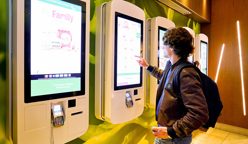 DivDat社がセルフサービス決済キオスクにバス乗車券販売機を追加
